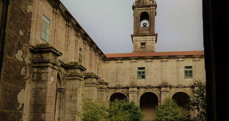 Patio interior del Monasterio de Armenteira