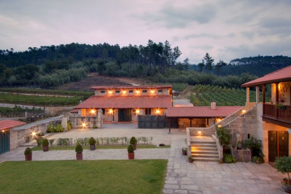 Bodegas Casal de Armán