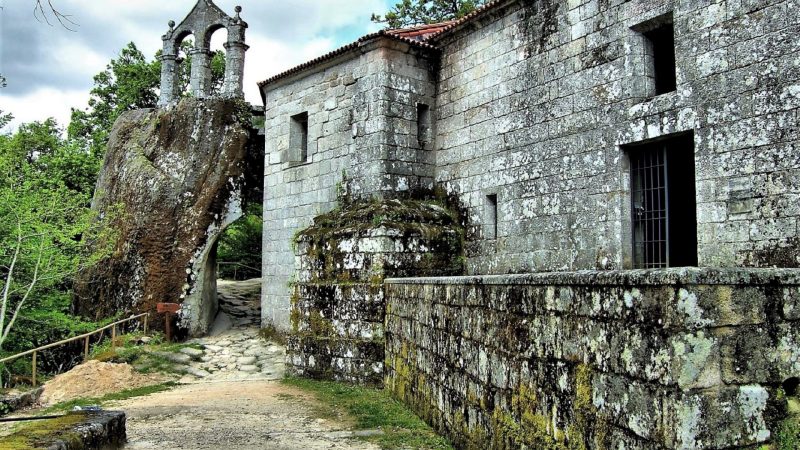 Monasterio de San Pedro de Rochas