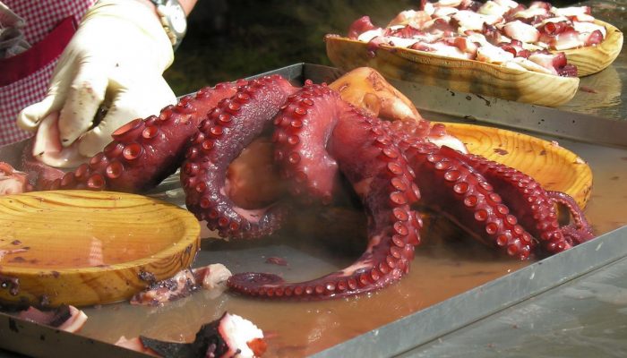 Pulpo á feira - Fuente Wikimedia Commons Pulpo á feira