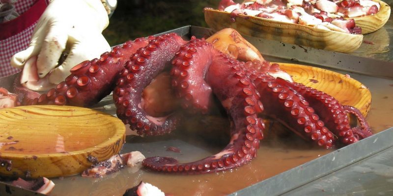 Pulpo á feira - Fuente Wikimedia Commons Pulpo á feira