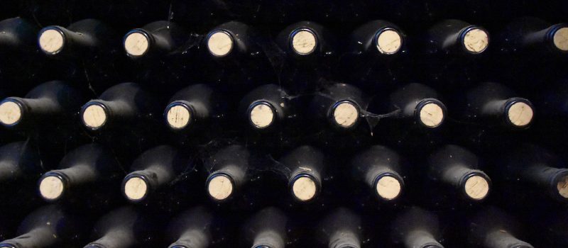 Botellas en horizontal Botellas de vino en horizontal
