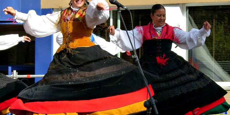 Traje tradicional gallego de mujer