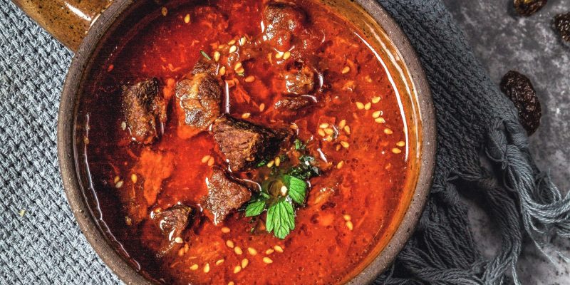 Carne estofada en cazuela de barro