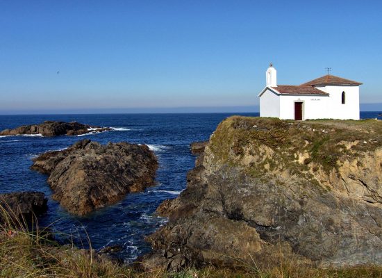 Santuario marinero de Punta Frouxeira, capilla de Nosa Señora do Mar Santuario marinero de Punta Frouxeira, capilla de Nosa Señora do Mar