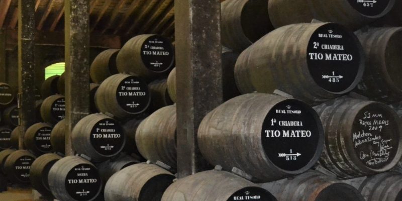 Sistema de Solera y Criaderas en una bodega de Jerez Sistema de Solera y Criaderas en una bodega de Jerez