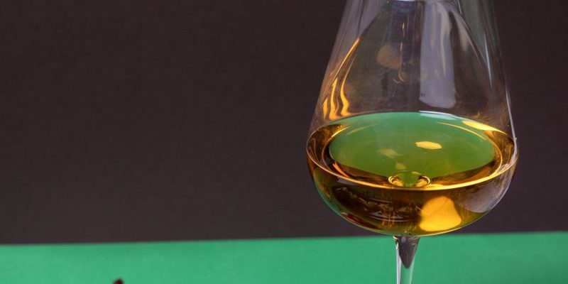 Vino blanco con crianza Vino blanco con crianza