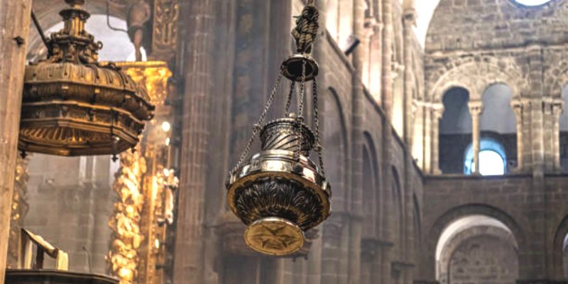 Botafumeiro de la Catedral de Santiago en funcionamiento