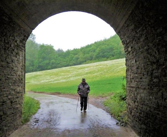 Senderismo, hombre, túnel