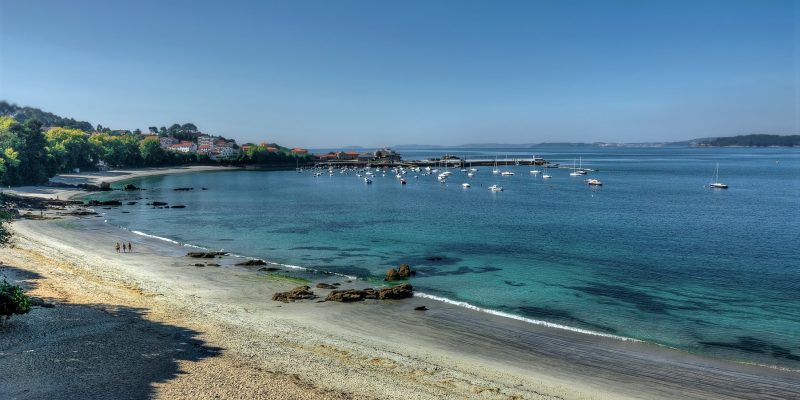 Playa de Mogor en Marín, Ría de Pontevedra Playa de Mogor en Marín, Ría de Pontevedra