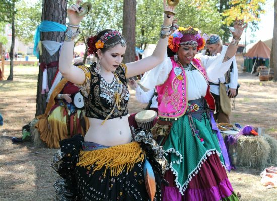 Mujeres disfrazadas de gitanas Mujeres disfrazadas de gitanas